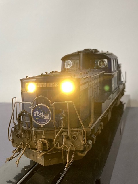 アオシマ 1/45 ディーゼル機関車 DD51 1148号機 北斗星 塗装済み アオシマ 1/45 ディーゼル機関車 DD51 1148号機 北斗星 塗装済み