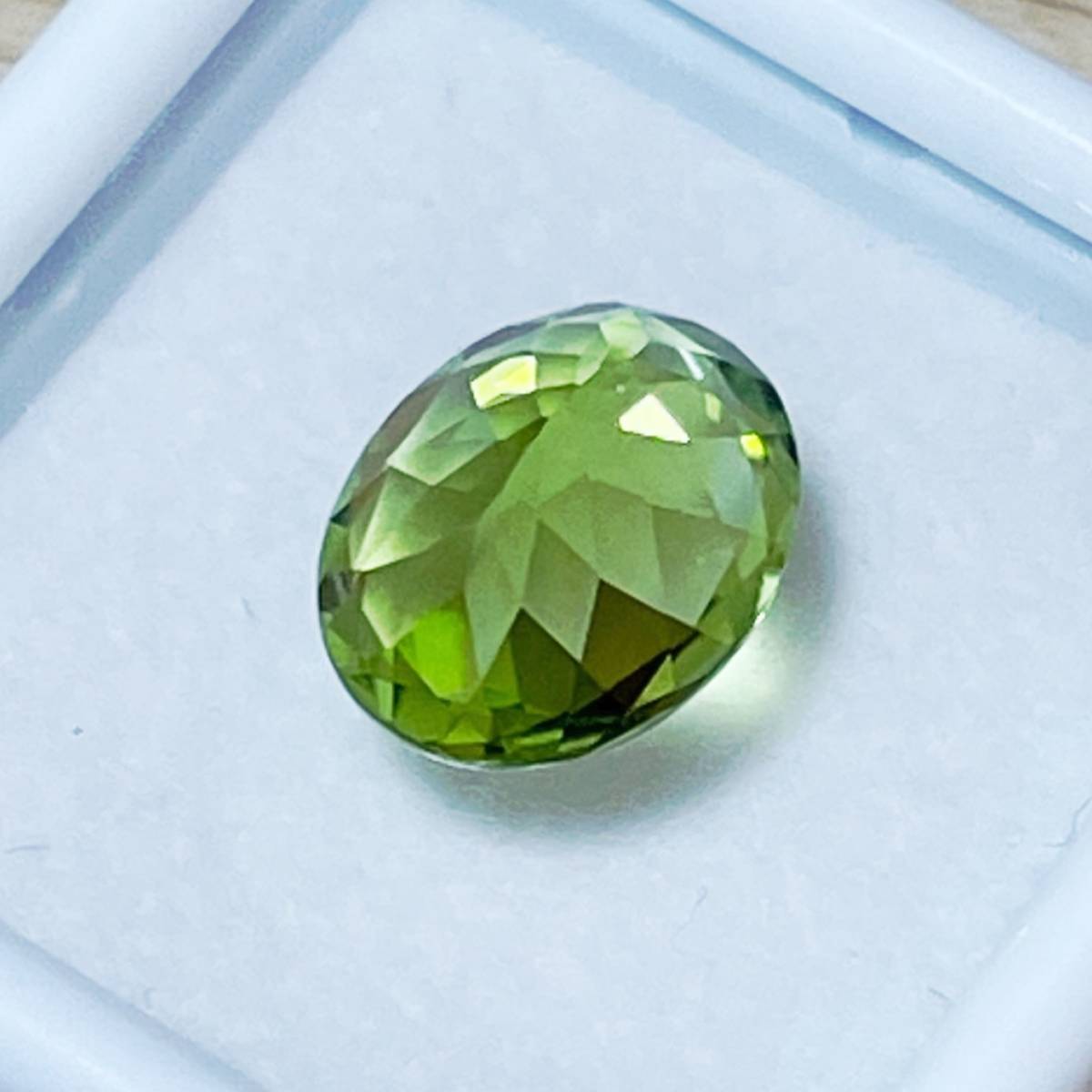 天然 ペリドット ルース 3.420ct オーバルカット 裸石 宝石 新品未使用_画像5