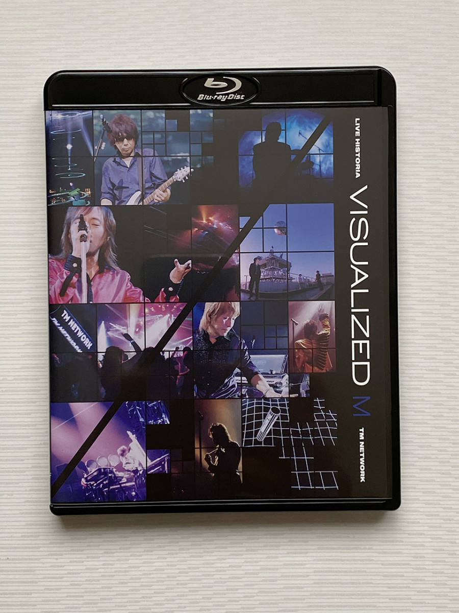 【新品同様】TM NETWORK 「LIVE HISTORIA VISUALIZED T/M（Blu-ray）」2本セット（オリジナルアクリルキーホルダー付き）_VISUALIZED M（表面）