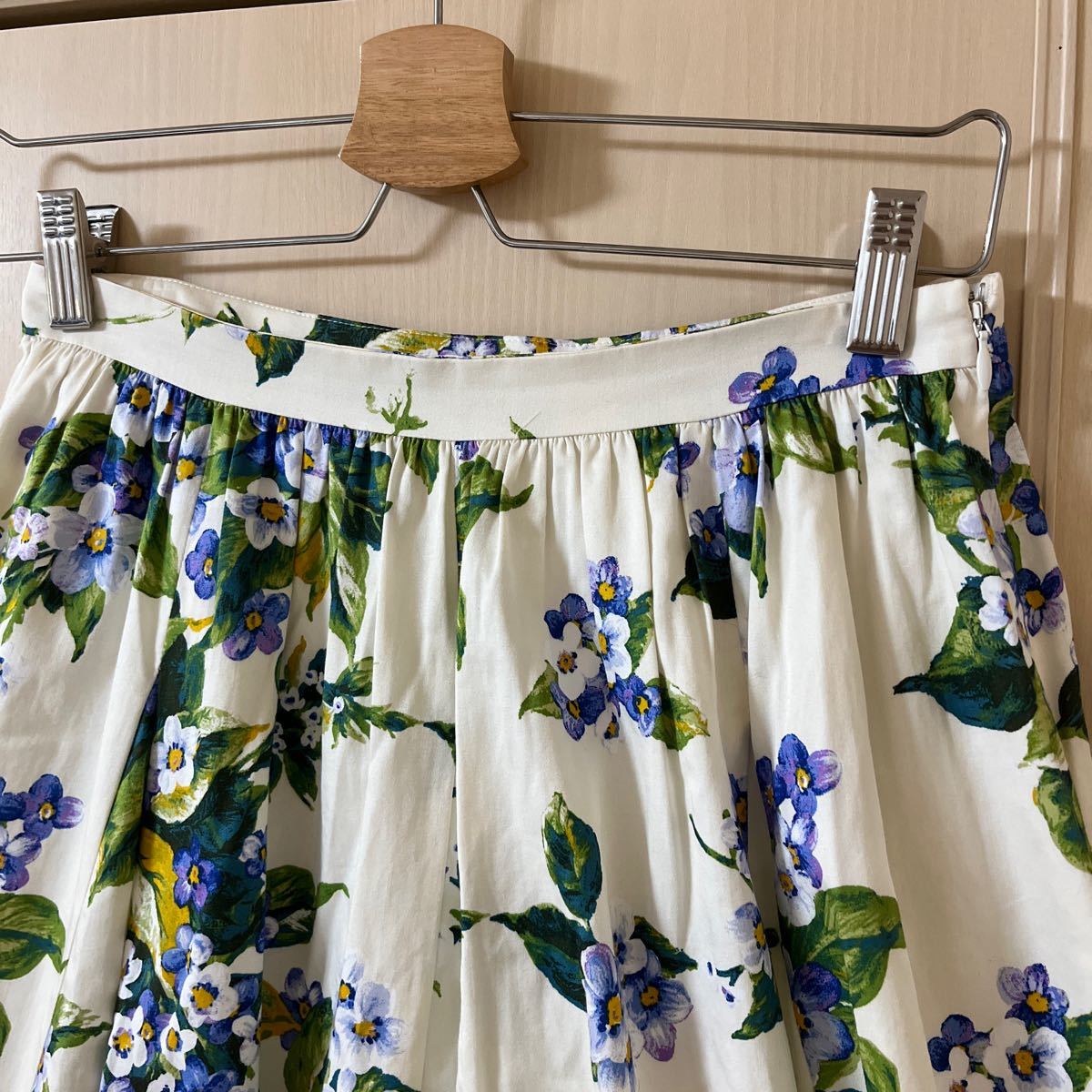 高級品市場 ANAYI ホワイトブルー 花柄 フレアスカートウエストゴム 派