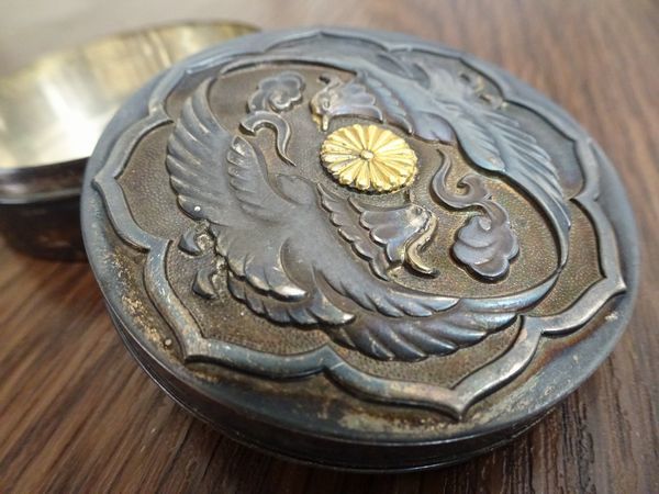 皇室御下賜品 香盒形 鴛鴦菊文 銀製 ボンボニエール 昭和34年 明仁親王
