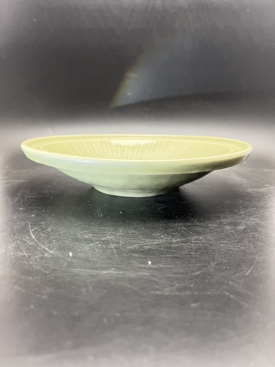 白翼】天龍寺青磁 陽刻花文 鎬 平鉢 ☆ 唐物 煎茶 中国 古玩