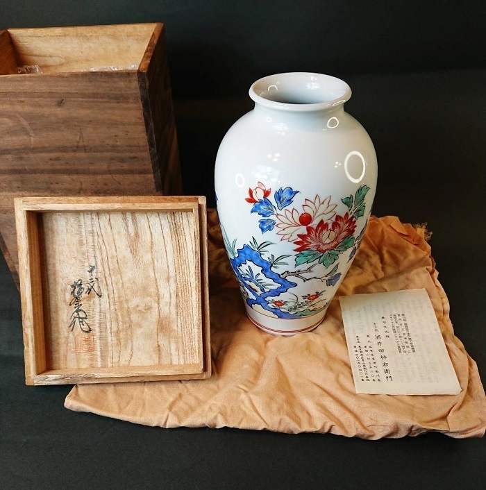 2839 十二代 酒井田柿右衛門 錦牡丹紋花瓶 共箱 - meridianbrandy.com