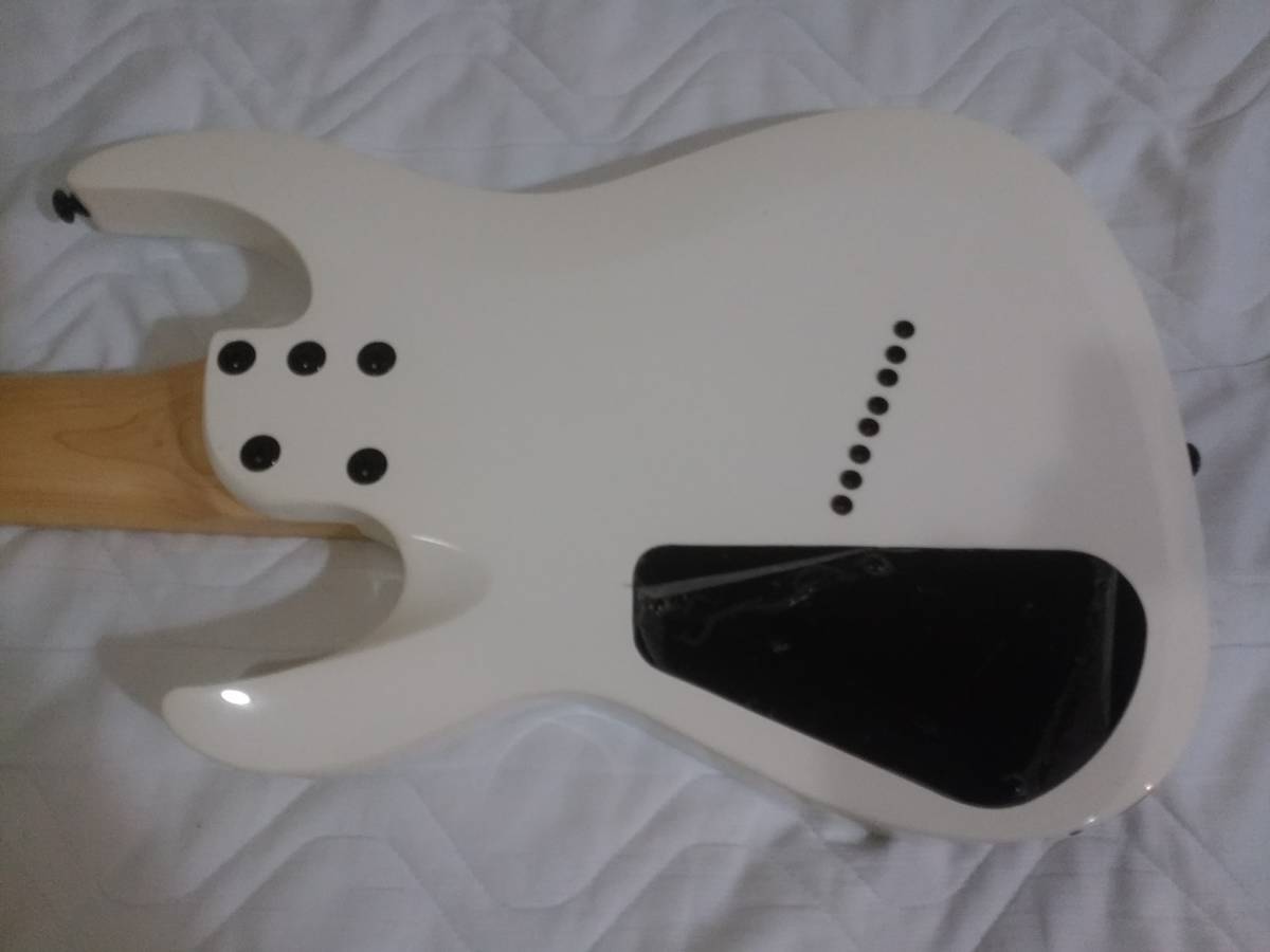 Harley Benton R-458MN White FanFret 8弦ギター | tokaanulodgemotel