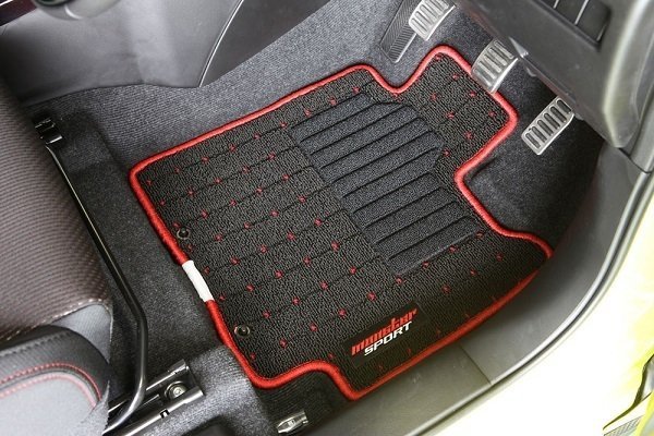 新品 モンスタースポーツ フロアマット1台分 スイフトスポーツ ZC33S