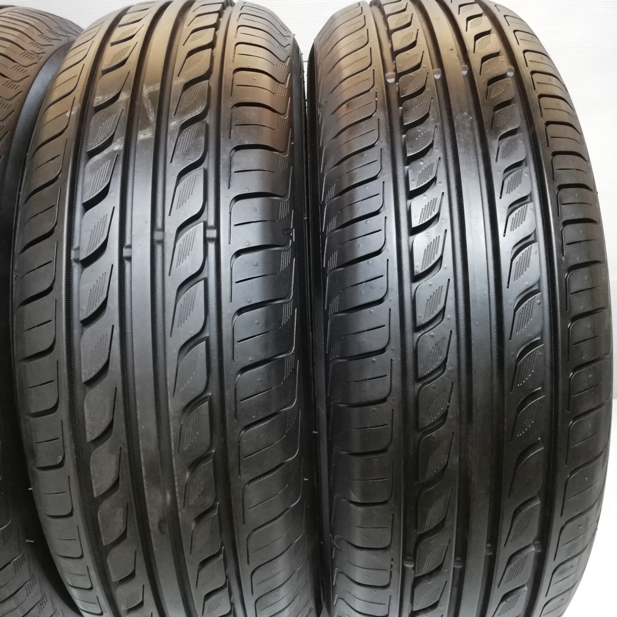 ◆本州・四国は送料無料◆ ＜高年式のノーマル 4本＞ 185/65R15 トーヨータイヤ MOBISYS 500e '20 '19 99% 85% ヴィッツ フリード ノート_画像2