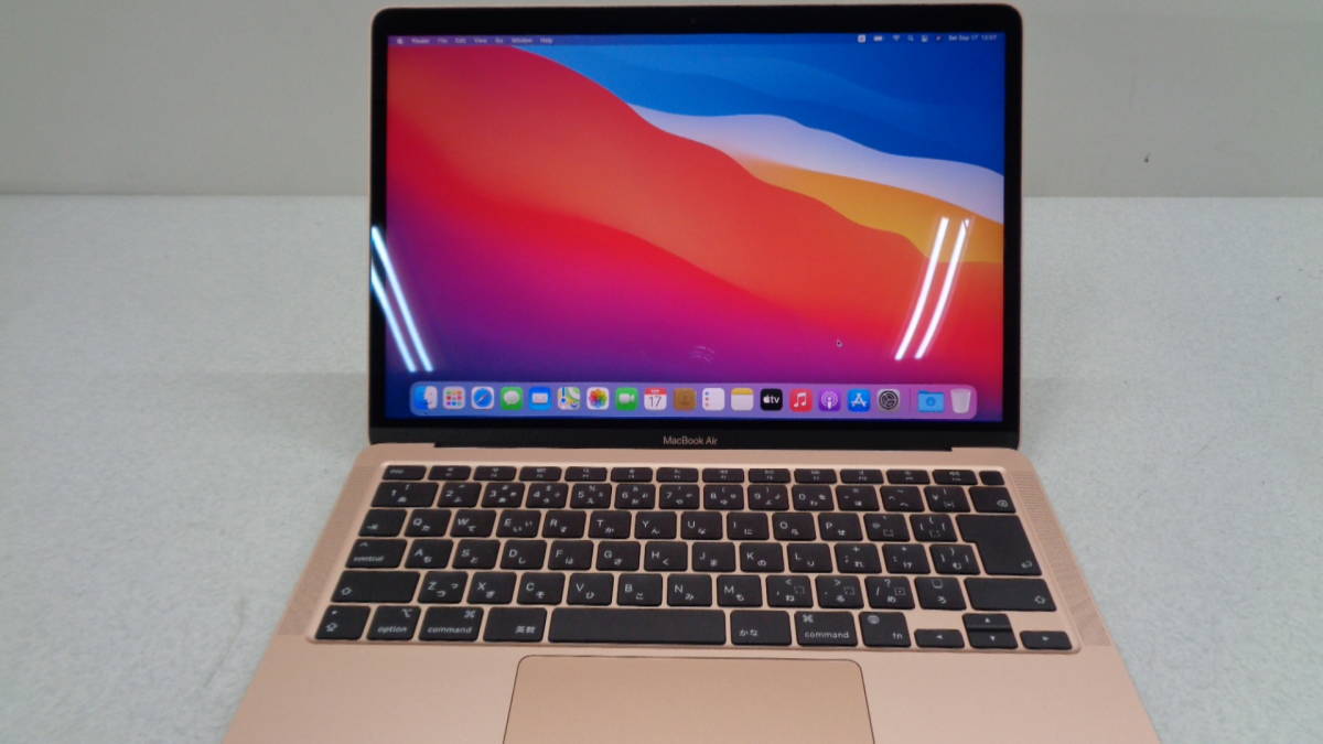 0981093M☆ Apple MacBook Air A2337 2020 モデル M1/13.3インチ/8GB