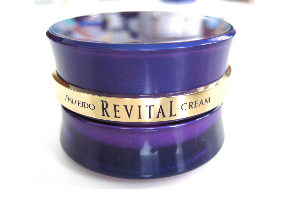 資生堂　/ SHISEIDO ★　リバイタル　/　REVITAL　★　クリーム　★　保湿クリーム　★　税抜定価　\2万　★　40g★　9割残り★元箱、取説_画像1