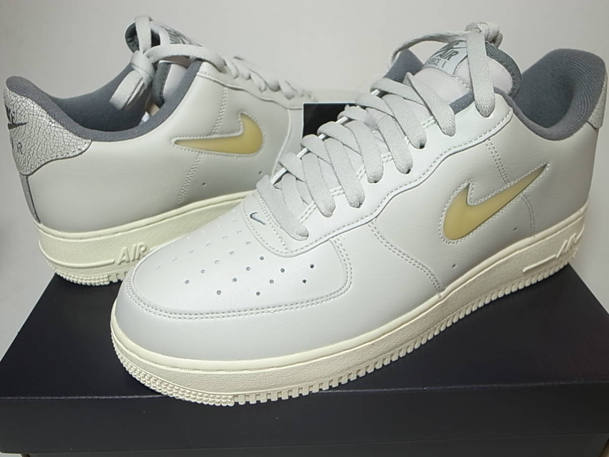 【送料無料 即決】NIKE AIR FORCE 1 ’07 LX JEWEL SWOOSH 27cm US9新品ジュエルスウッシュ25周年LIGHT BONE/PALE VANILLA黒タグDC8894-001_画像2