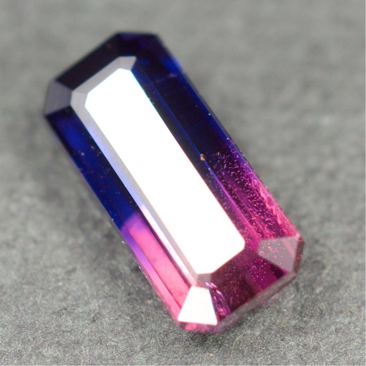 天然バイカラーサファイア/重さ1.407ct/中宝研ソ付き/ルース/サイズ9.5x4.3x2.6mm/天然サファイア/高級ジュエリー向け/天然石_画像2