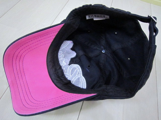 【新品】スパンコール飾り付きキャップ 帽子 野球帽 レディース用 黒ブラック×ピンク 自宅洗濯可能！