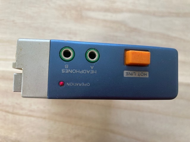 SONY WALKMAN TPS-L2 初代ウォークマン ケース付き SONY WALKMAN TPS-L2 初代ウォークマン ケース付き