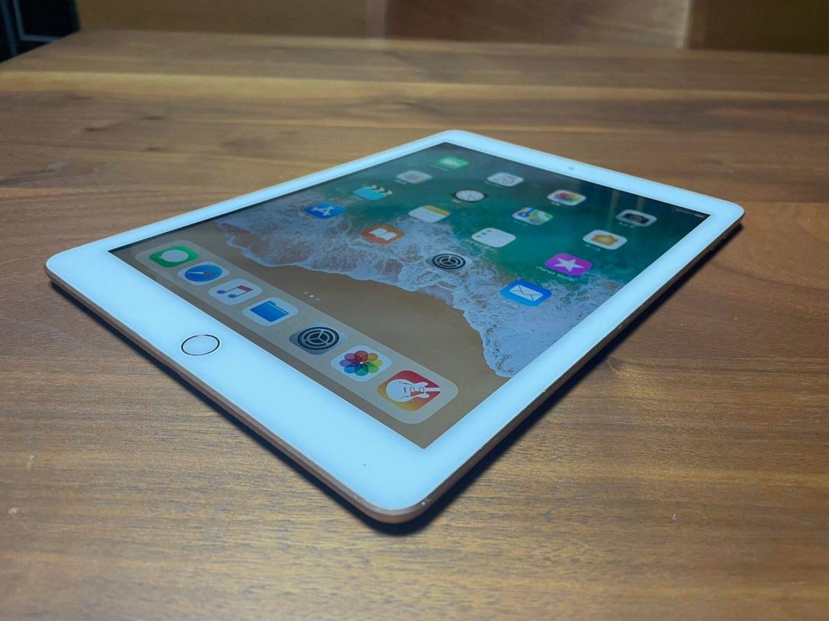 Apple iPad 9.7インチ 第６世代 、ピンク、WIFI＋CELLULAR、容量32GB、中古品、利用制限○_画像2