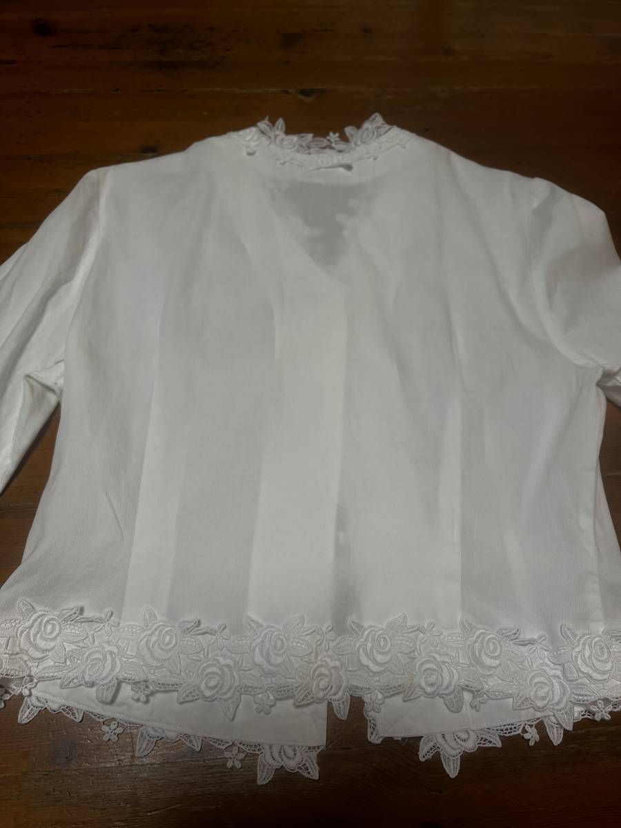 968【GENET BLOUSE】ジュネブラウス　白の綿ブラウス　ケミカルモチーフ縁どり　セレモニー_画像6