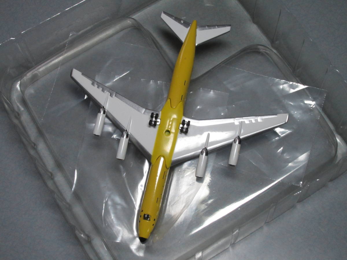 ◆ＢＲＡＮＩＦＦ　ＩＮＴＥＲＮＡＴＩＯＮＡＬ [N1803] Ｙｅｌｌｏｗ◆Aero Classics [1:400]◆ＤＣ－８－６２_翼に、光沢具合が異なる部分があります。