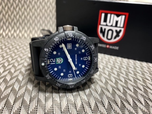 南米限定 限定グリーンエンブレム 新品 ルミノックス LUMINOX シーバスカルボノックス 腕時計 100m防水 アウトドア レジャー ブルー