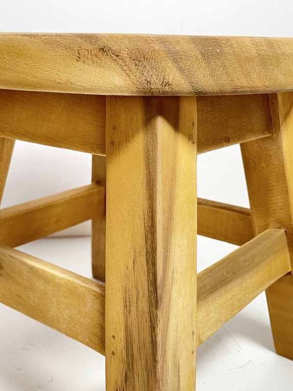 新品 木製 スツール スカーフネコ ラウンドスツール 椅子 イス ミニ チェア 花台 サイドテーブル 飾り台 置物 飾り_画像4