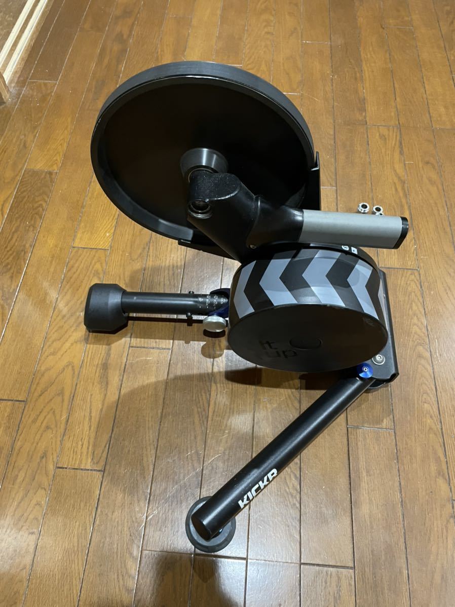 wahoo KICKR TRANER V2 AXISフィート付Zwift 対応