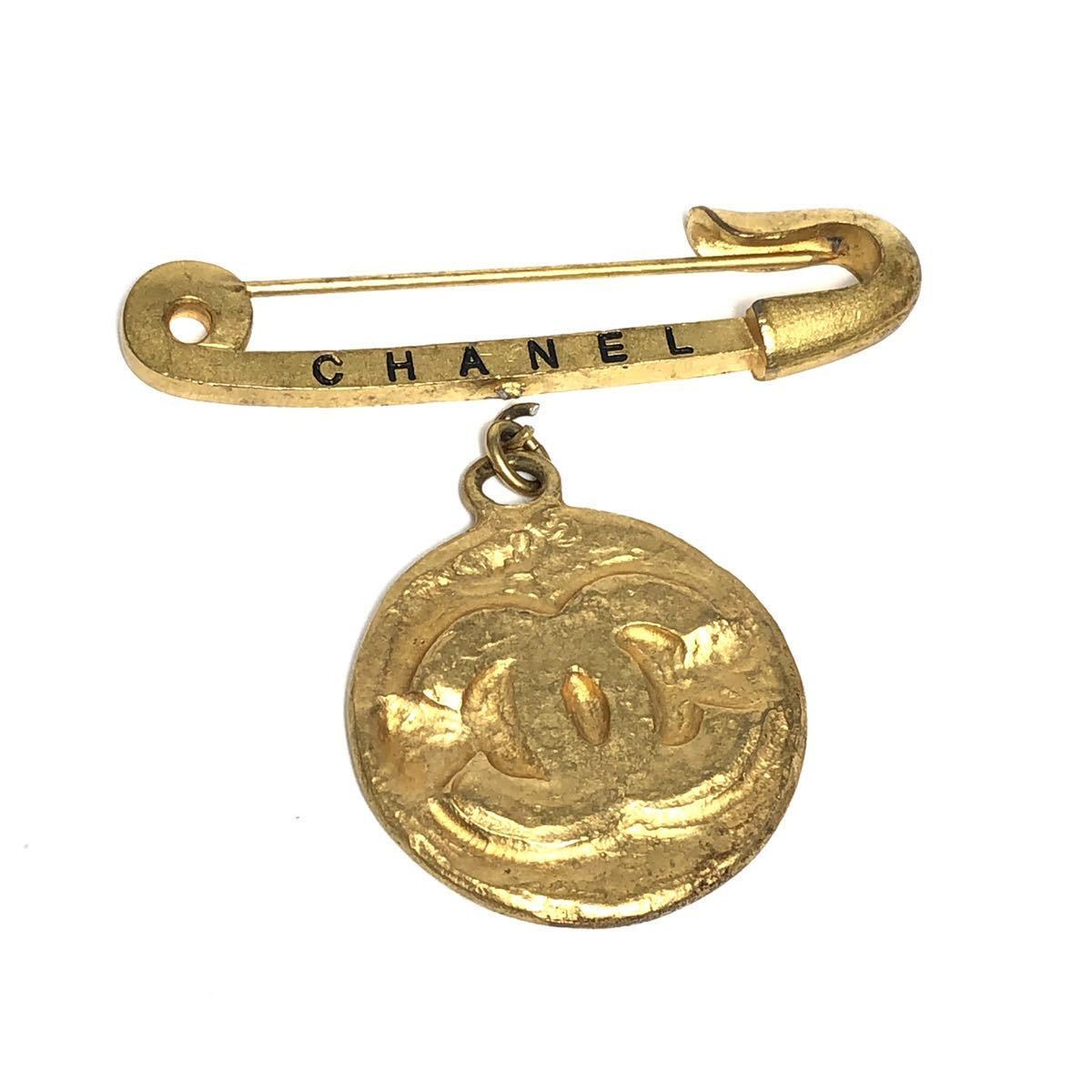 緑林シリーズ CHANEL シャネル ロゴプレートピンブローチ | www