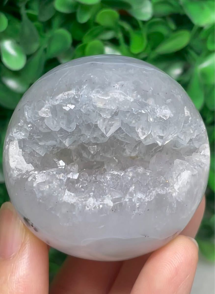 ジオード 水晶 結晶化 笑口瑪瑙 アゲートトレジャーメノウ 丸玉 スフィア 台座付き 置物とその他2点