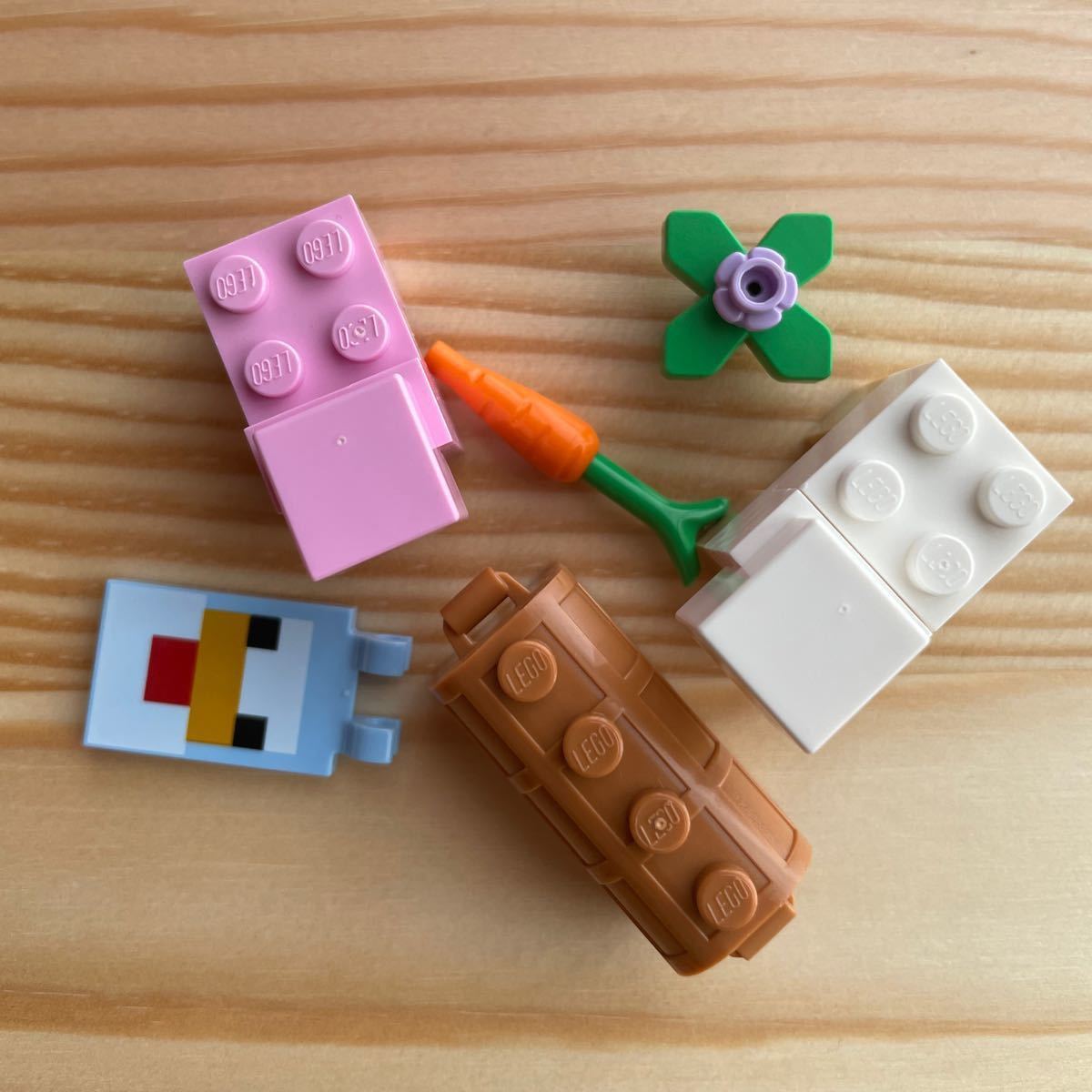 レゴLEGO レゴマインクラフト ブタ ひつじ 宝箱 ニワトリの旗 ニンジン お花 マイクラフィグ 