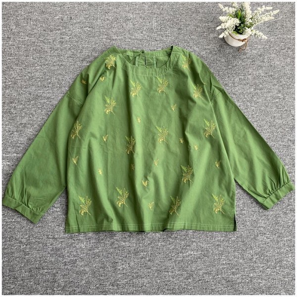 yh長袖チュニック可愛い刺花柄グリーン系フリーサイズ(M-L) 綿100％コットン ゆったりとした 大人可愛 ナチュラル_この色になります
