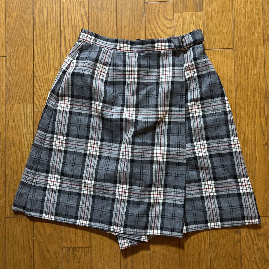 McGREGOR グレー色チェック柄キュロットスカート、スカート風、毛100%、裏地付き、ウエスト66、膝上丈、ポケットあり、used_画像1
