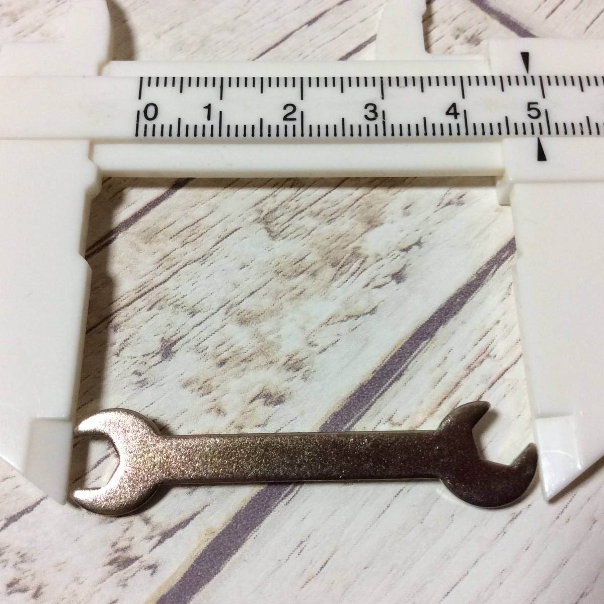 贅沢品 G スパナ ミニサイズ 1本 長さ約5cm ナットサイズ 5mmくらい 工具 ミニチュア 飾りに 送63円~ utopica.com.br