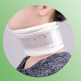 頸椎 固定 カラー 首 サポート 簡単着脱 コルセット ムレ防止 フリーサイズ_画像5