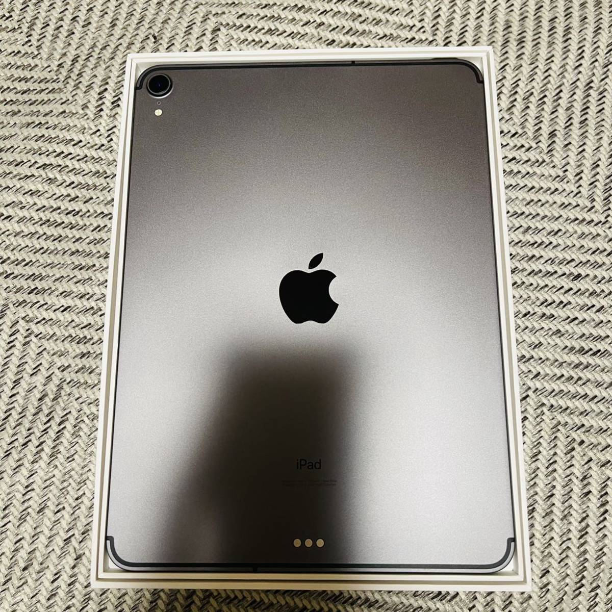 1円スタート　iPad Pro 11インチ　1TB スペースグレイ SIMフリーCellular Wi-Fi COMBO TOUCH ペン　箱完品　保護フィルム　ケース付き_画像5