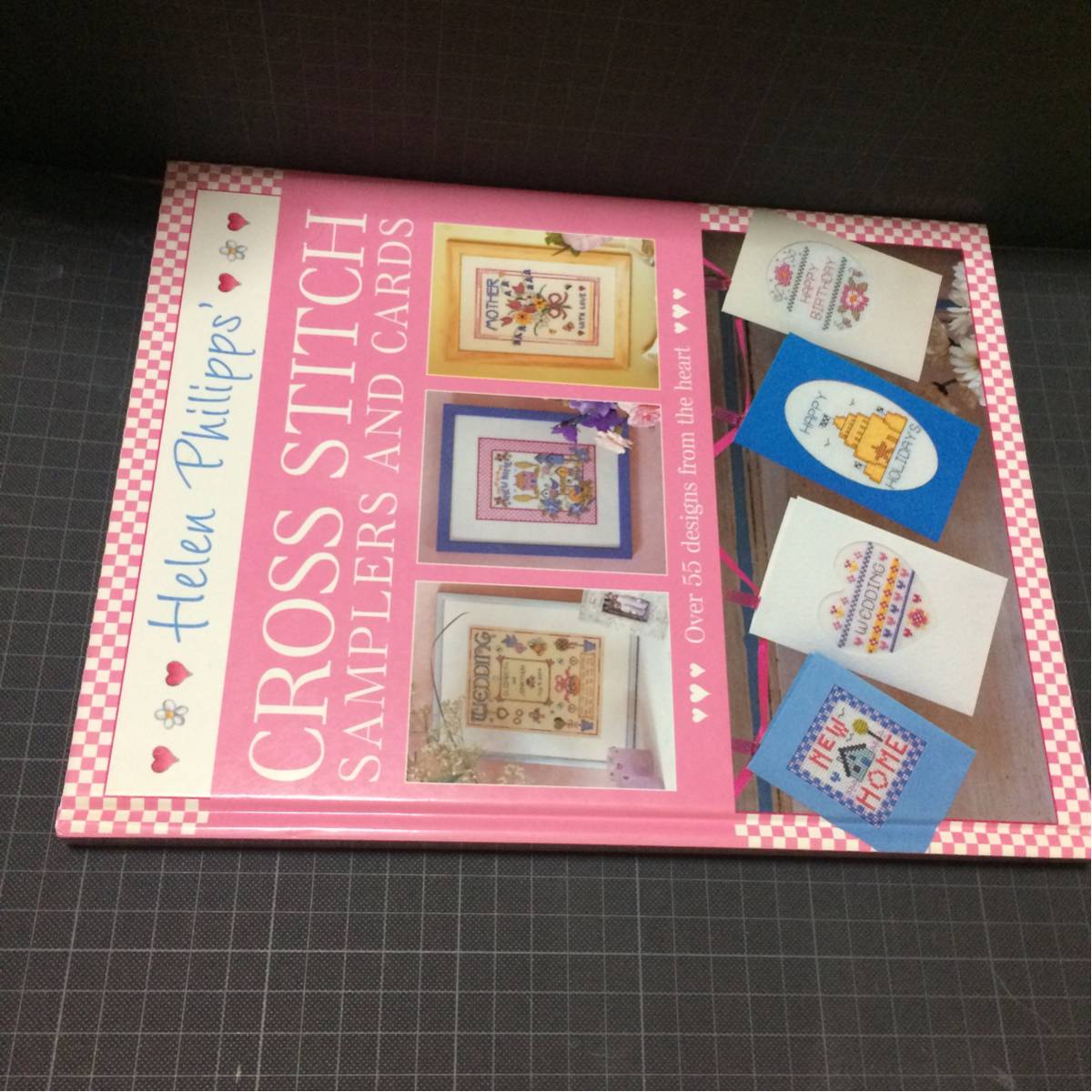 刺繍クロスステッチ英語本 Helen Philipps' Cross Stitch Samplers And Cards: over 55 designs from the heart 手芸_画像1