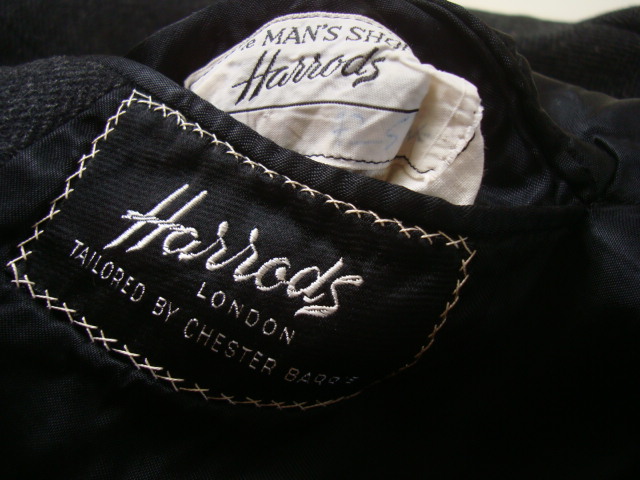  Cesta - Bally производства Harrods London "в елочку" пальто size42 Harrods 