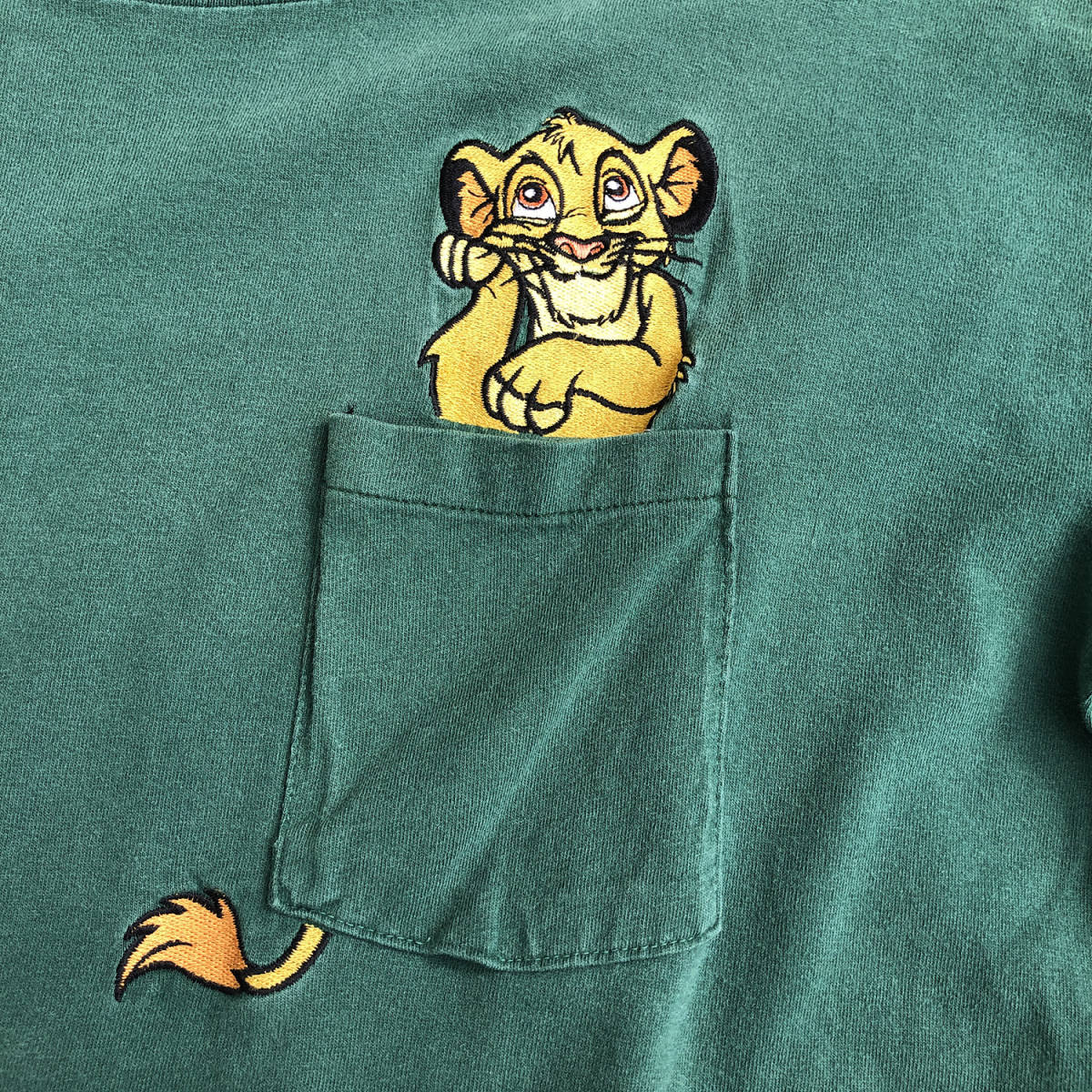 90S USA製 ディズニー ライオンキング シンバ Tシャツ ポケT ポケット付き 刺繍プリント ヴィンテージ DISNEY ビッグサイズ  BA0033