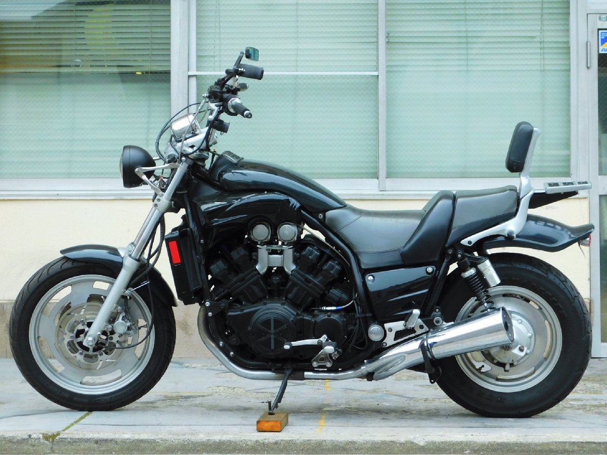 100 【評価A】 V-MAX JYA2WE アメリカ仕様 純正 リア インナー フェンダー前_画像5