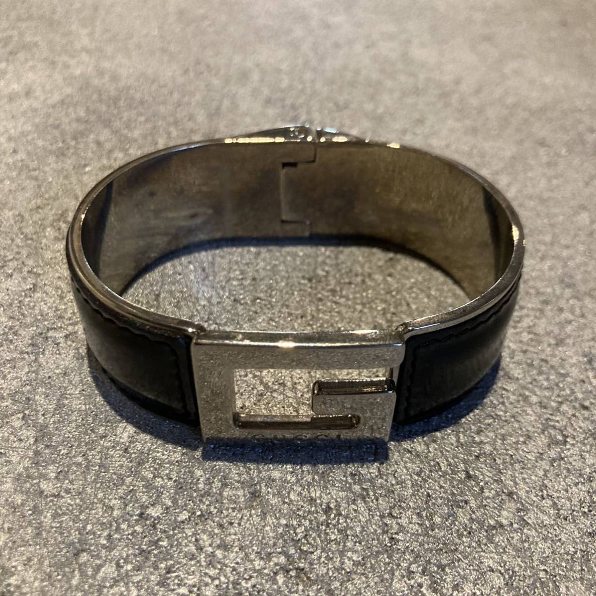 定 GUCCI グッチ Gロゴデザインバングル/ブレスレット/レザー/VINTAGE