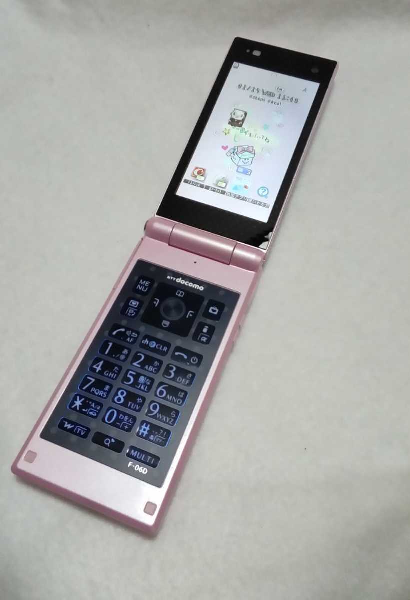 ドコモ　F06d ガラケー　携帯電話　docomo STYLE series F-06D Girls' 　ハッピーピンク