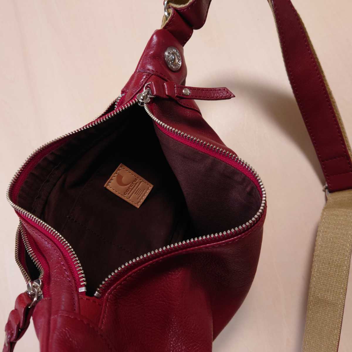 CARCRU ボディバッグ ウエストバッグ レザーショルダーバッグ CARCRU ボディバッグ ウエストバッグ レザーショルダーバッグ