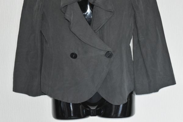 *ARMANI COLLEZIONI* Armani * color is gray material is flax silk, adult on goods . color .. even more production make do ... taking place .. luxurious wonderful jacket 40