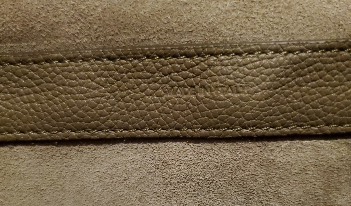 新品・未使用品 CELINE セリーヌ スモールフォールドカバ トープ 新品・未使用品 CELINE セリーヌ スモールフォールドカバ トープ
