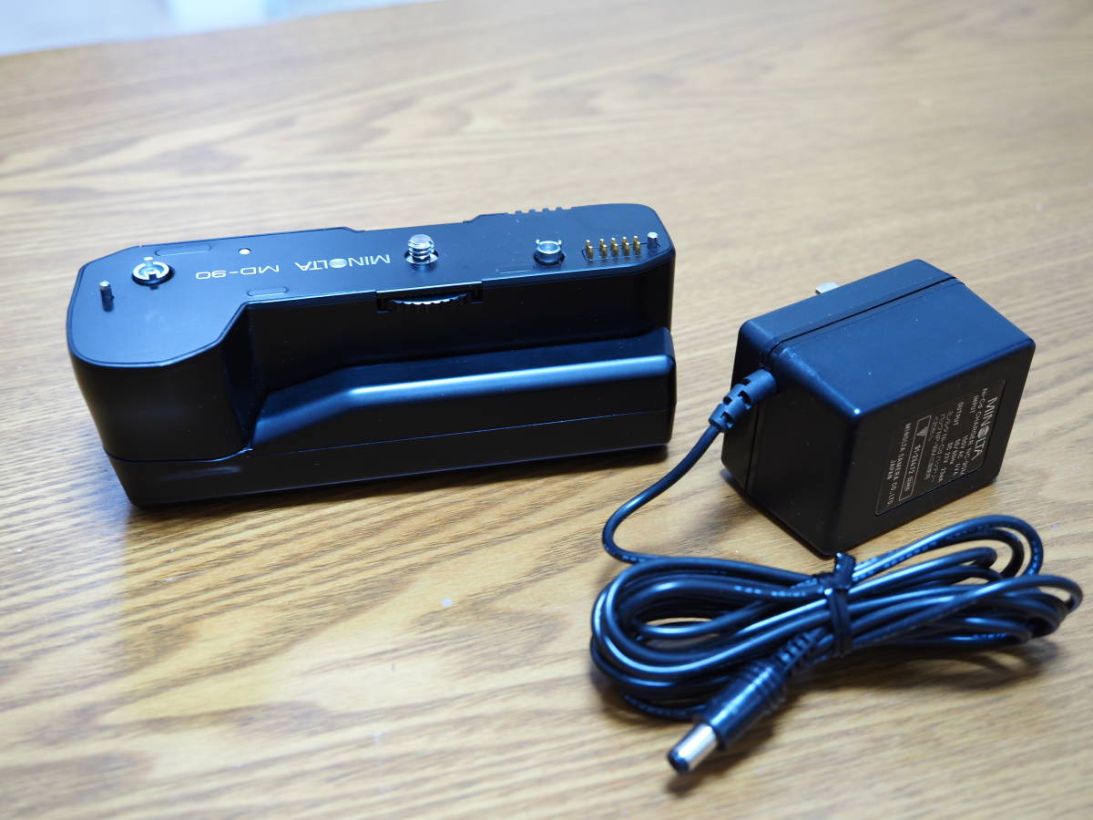 MINOLTA ミノルタ MD-90 , NP-90M モータードライブ , Ni-Cd CHARGER