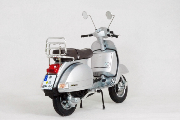 * 1/10 Vespa = PX125 / 70 year special edition / silver = Vespa