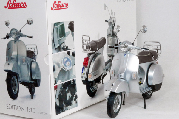 * 1/10 Vespa = PX125 / 70 год специальный edition / серебряный = Vespa