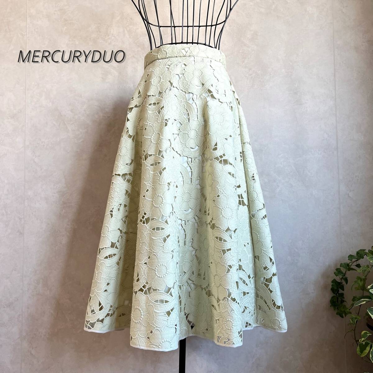 美品】MERCURYDUO マーキュリーデュオ フラワーレースフレアスカート