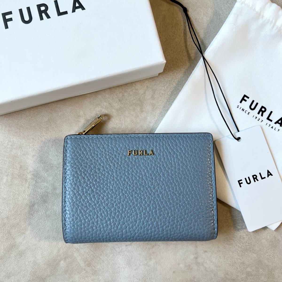 新品未使用 FURLA 折り財布