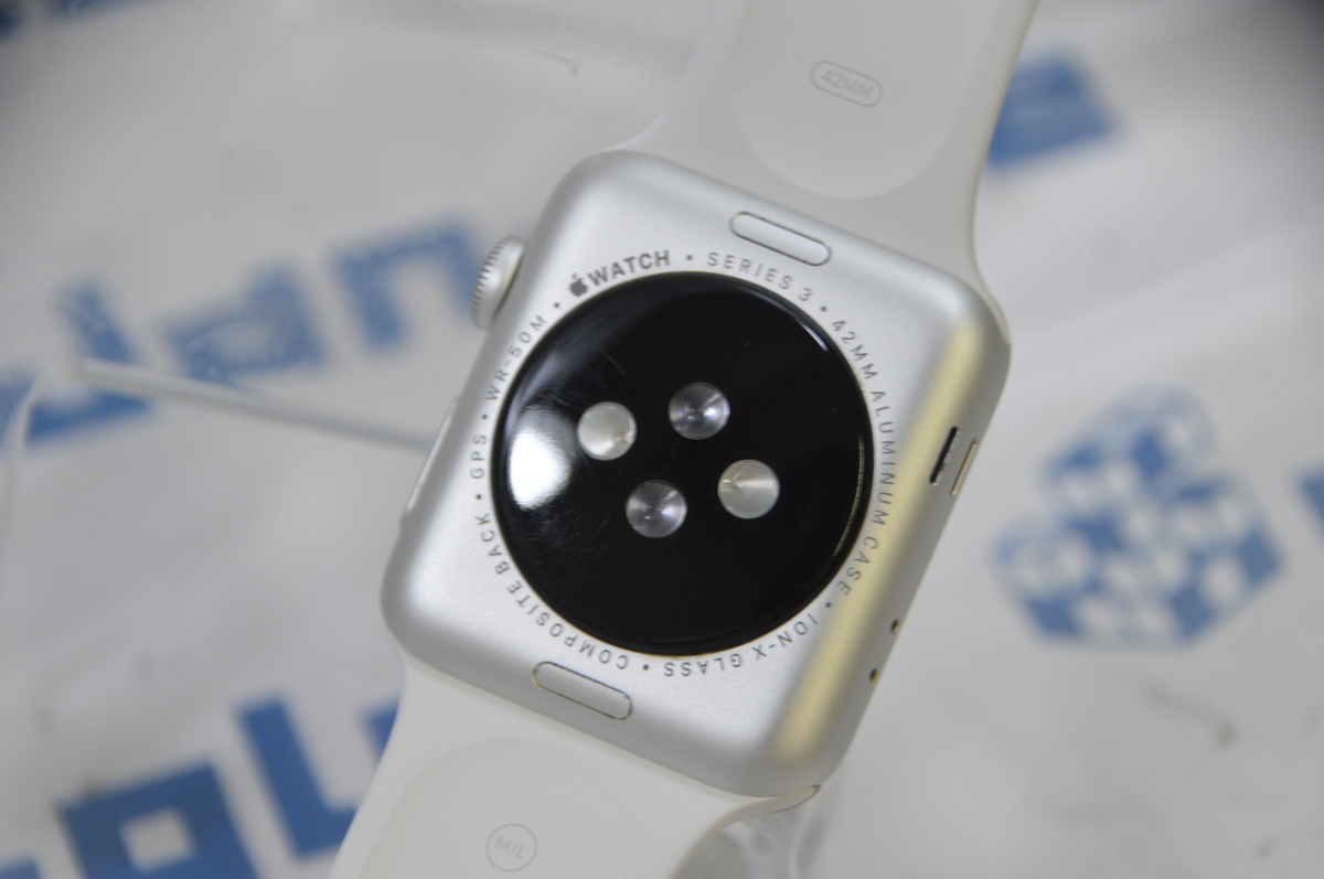 Apple Watch Series 3 42mm ホワイト MTF22J/A-