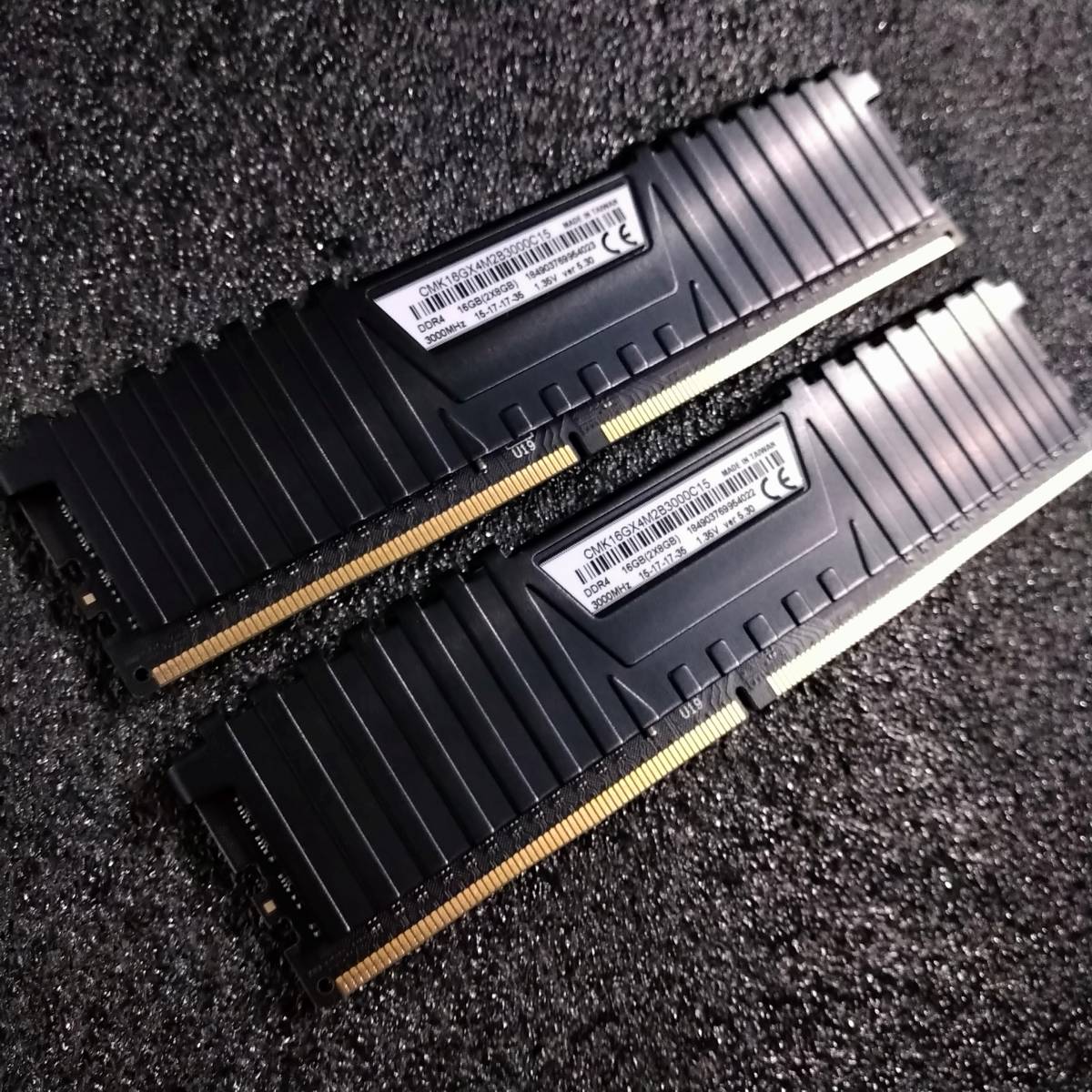 大好き VENGEANCE Corsair 16GB(8GBx2) 【中古】DDR4メモリ LPX PC4