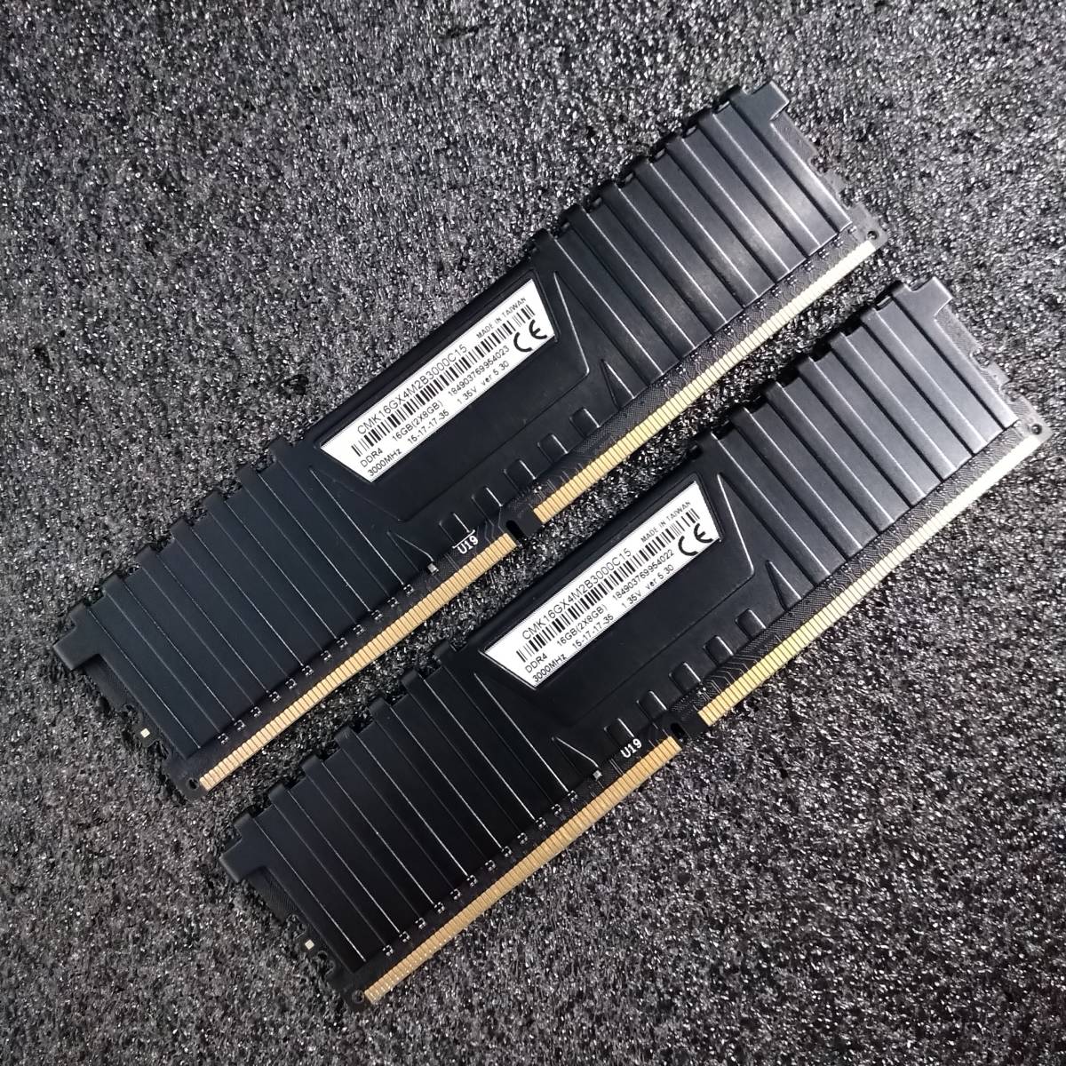 満点の VENGEANCE Corsair 16GB(8GBx2) 【中古】DDR4メモリ LPX PC4