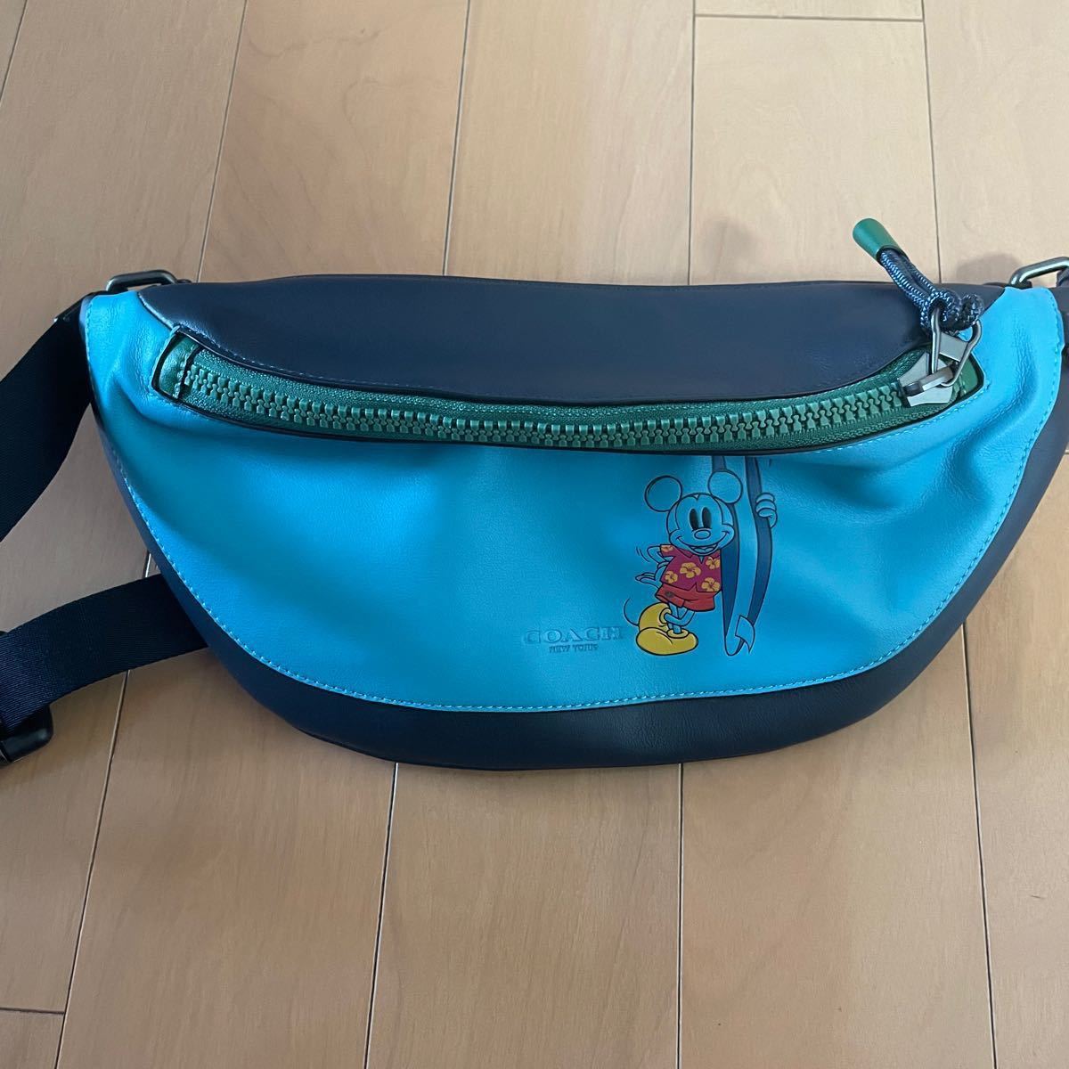 ディズニーコレクション 新品☆COACH(コーチ)レッド ミッキー コラボ