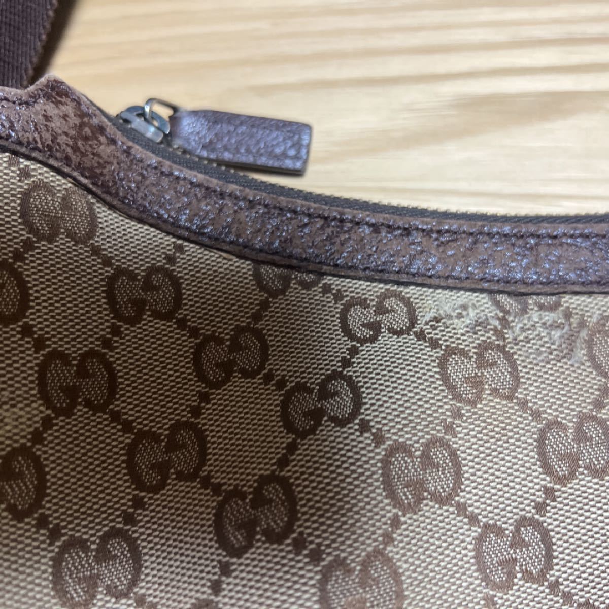 買い早割 GUCCI グッチ GGキャンバス ハーフムーン ベージュ