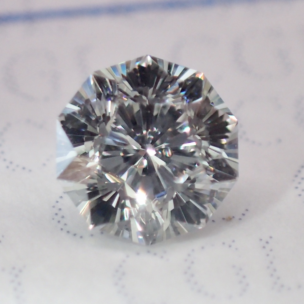ダイヤモンドルース さくらカット 0.204ct E VS1 中宝ソーティング